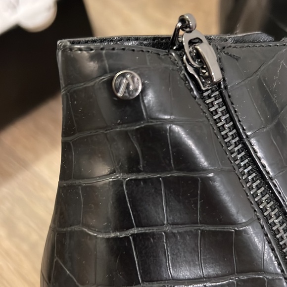 Simply Vera Wang booties . Size 8 New - Picture 5 of 7